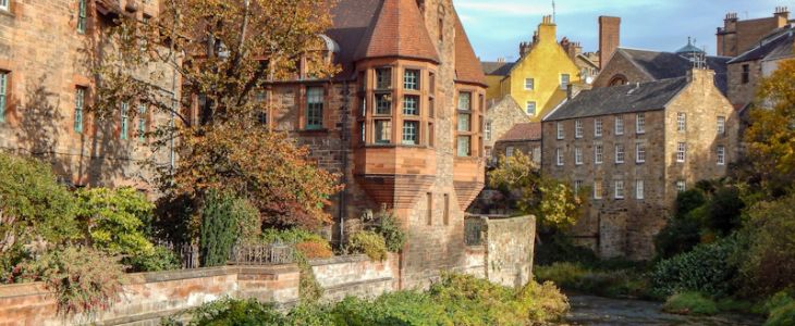 Across the Pond Canada - Study in the UK