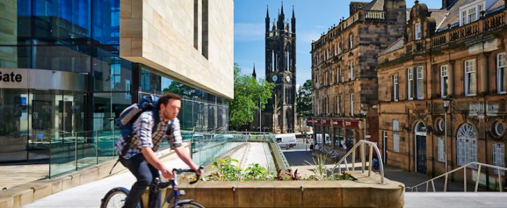 Across the Pond Canada - Study in the UK