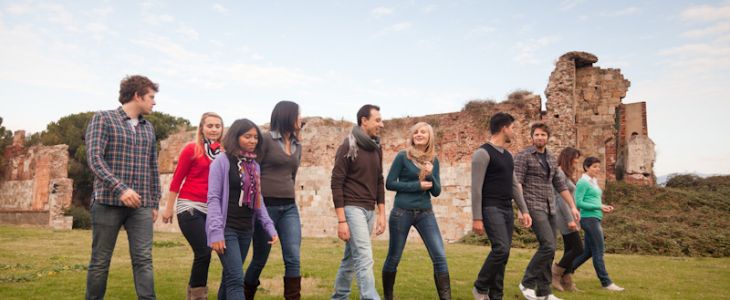 Study in the UK - Across the Pond  Canada - Students Exploring Ruins